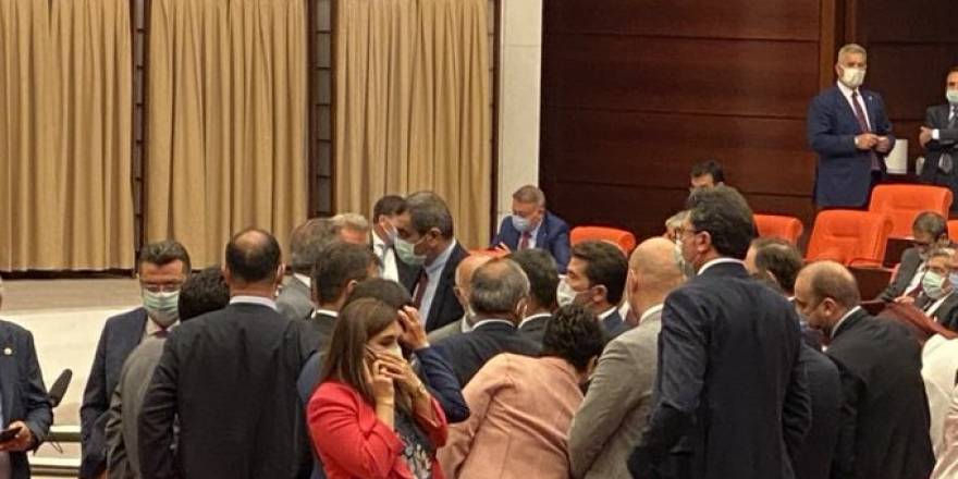 Özgür Özel'e yumruk atan vekilin ilk vukuatı değil!