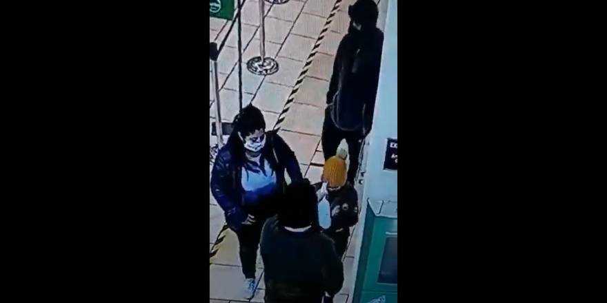 Çocuğun ateşini ölçmek isteyen güvenlikten olay hareket