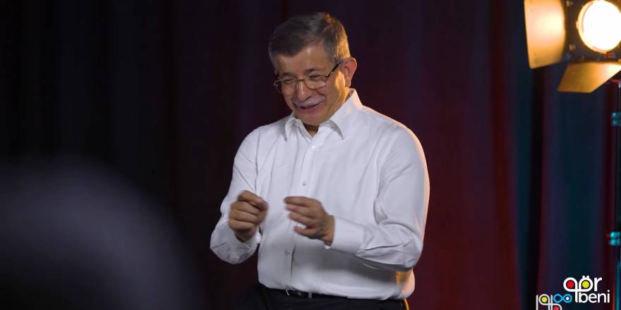 Ahmet Davutoğlu: "Bilseydim giymezdim"