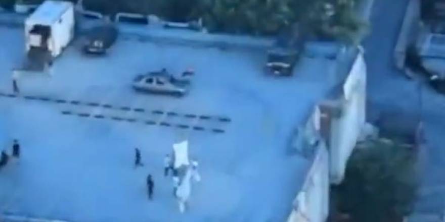 Ünlü şarkıcı Hadise çatıya at çıkardı: Görenler gözlerine inanamadı