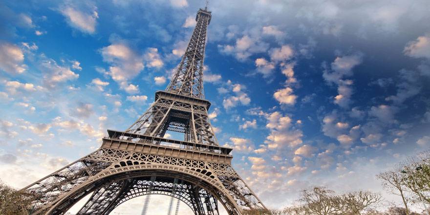 Eyfel Kulesi'nde bomba şüphesi