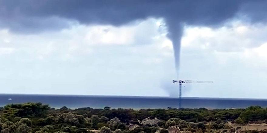 Antalya'da korku dolu anlar! Hortum böyle görüntülendi