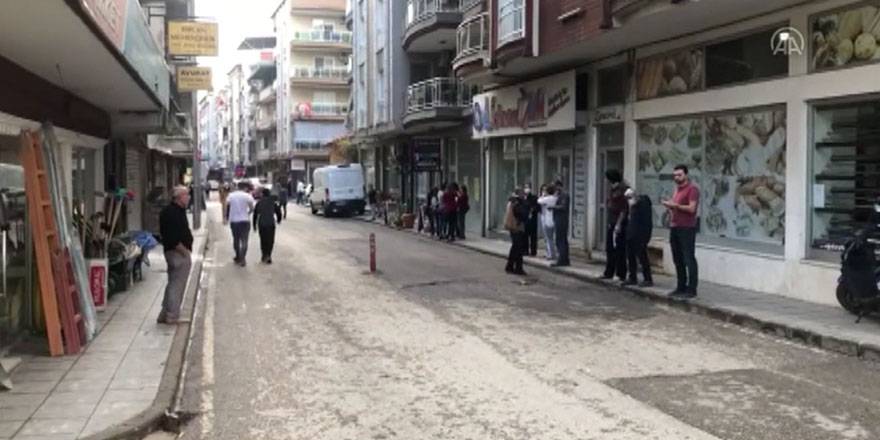 Deprem sonrası Aydın'da vatandaşlar sokağa çıktı