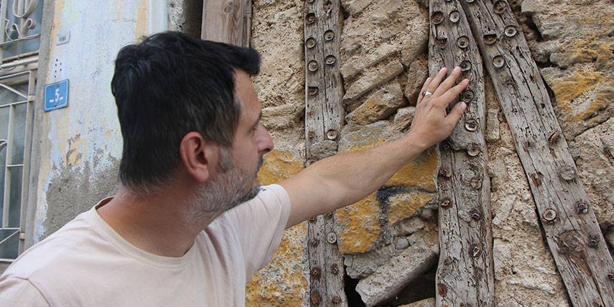 Tarihi konağın dış kaplamasında 3 bin kapak var!