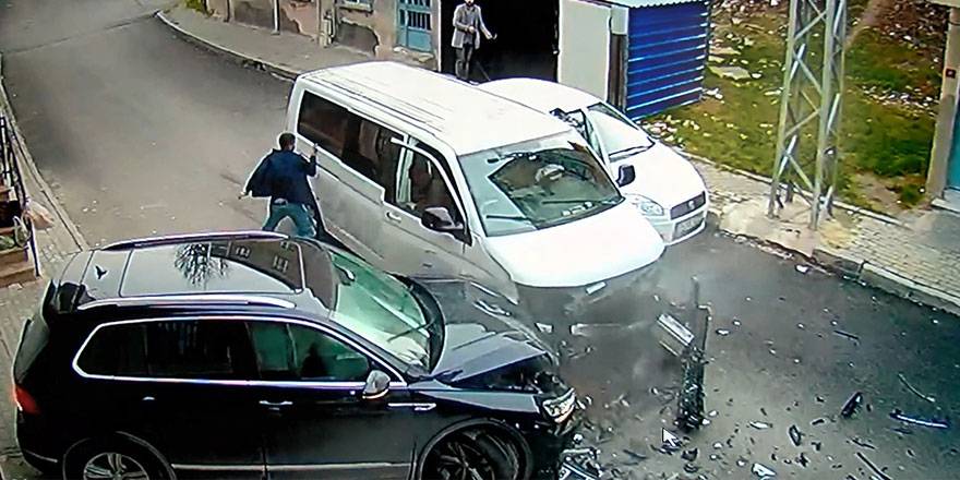 Avcılar'da film gibi polis şüpheli kovalamacası