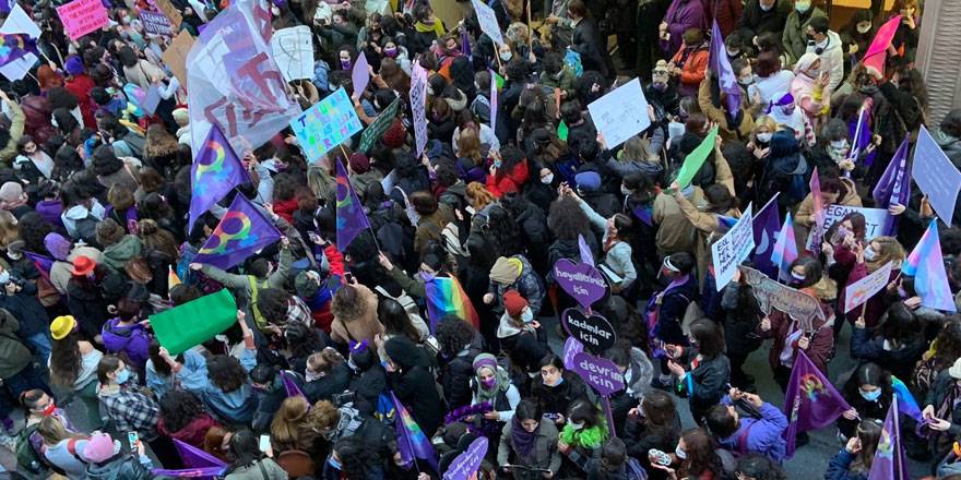 Feminist Gece Yürüyüşü başladı