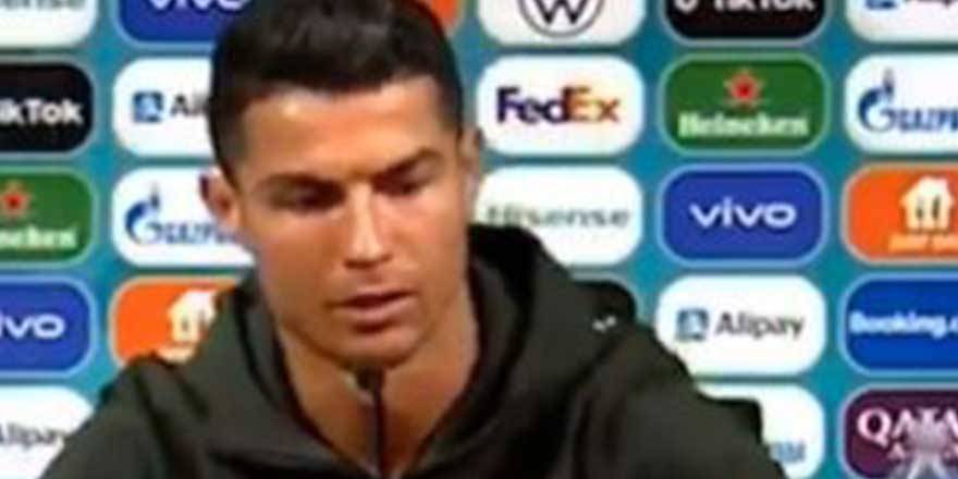 Ronaldo, görür görmez kaldırdı!