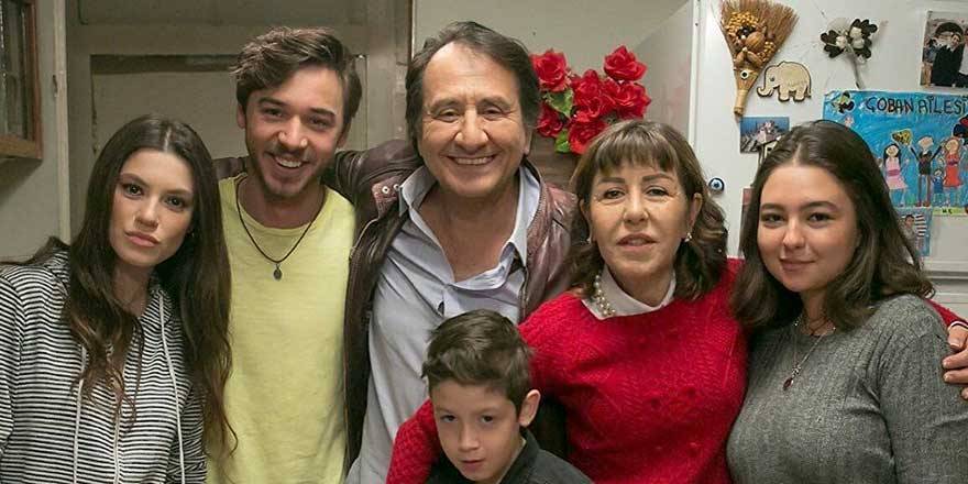 15 yıllık arka sokaklar'a böyle veda etti!