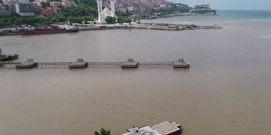 Zonguldak'ta denizin rengi değişti!