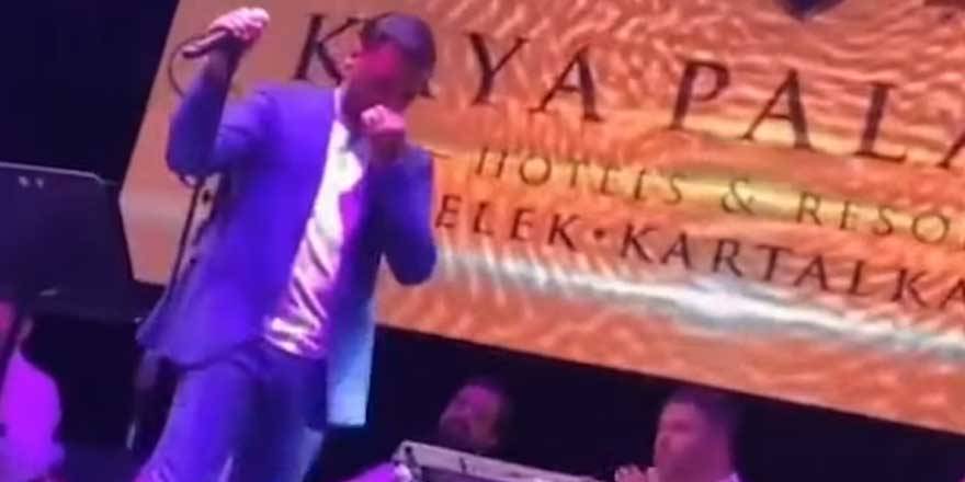 Alişan sahnede ağladı