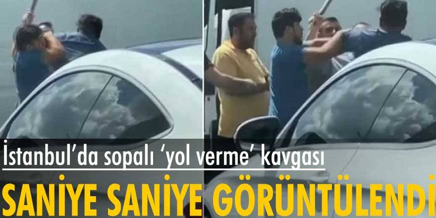 İstanbul'da 'yol verme' kavgası... Dehşet anları kamerada...