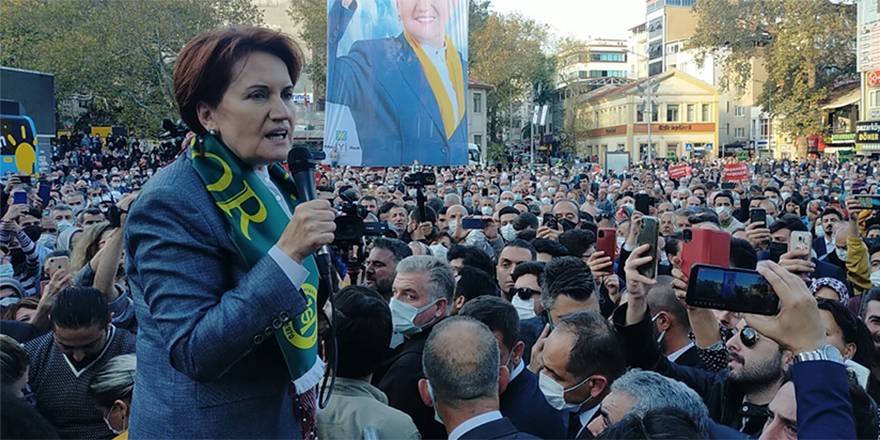 Meral Akşener'in Bursa'daki esnaf ziyareti mitinge dönüştü