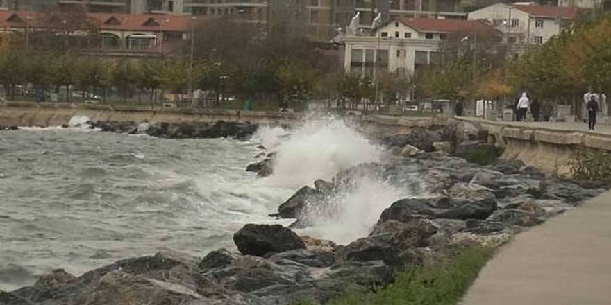 İstanbul'da kuvvetli lodos