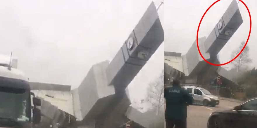 Çatalca'da fırtına saat kulesini yıktı