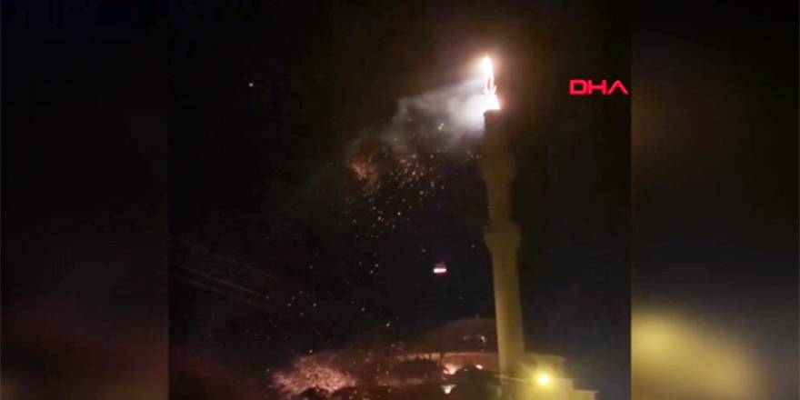 Isparta’da minareye yıldırım düştü