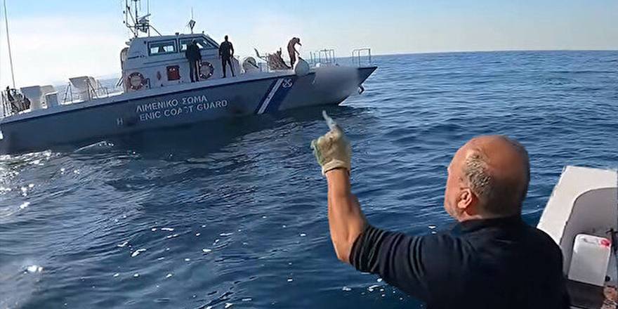 Yunan Sahil Güvenliği'nin tacizine kafa tuttu!