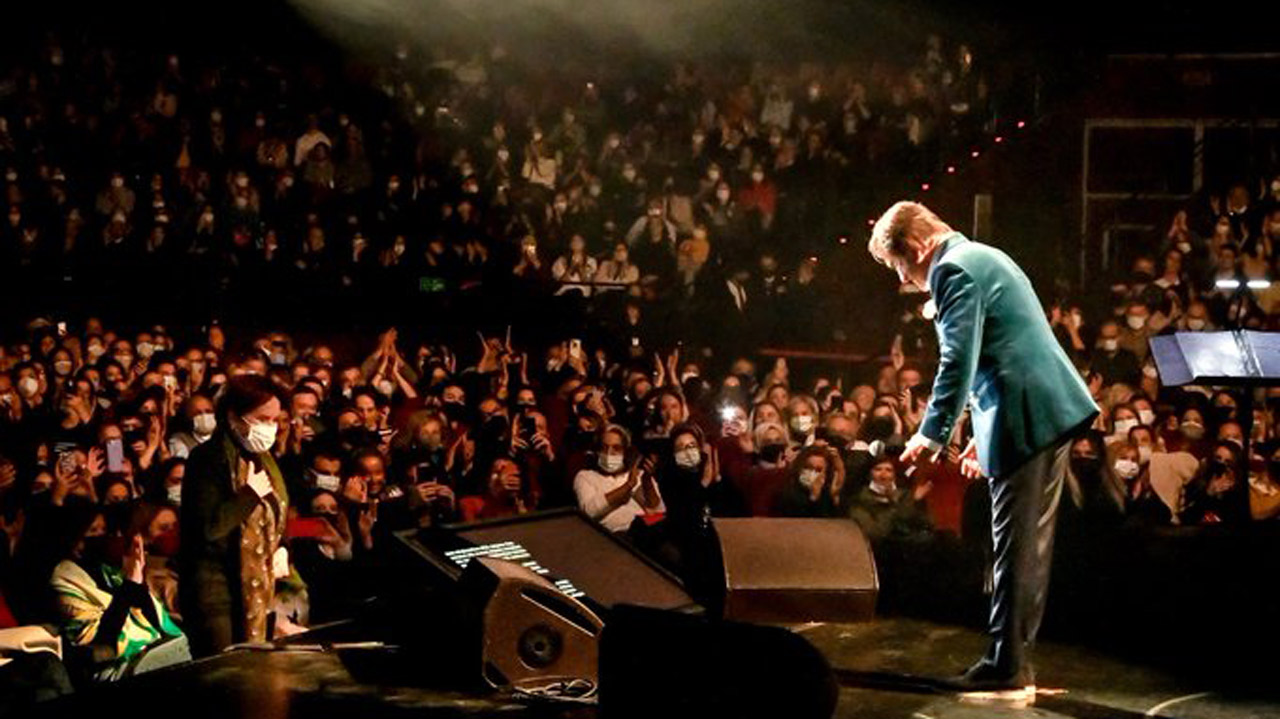 İYİ Parti  Genel Başkanı Meral Akşener, Erol Evgin konserine katıldı