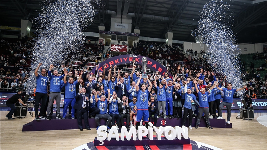 Bitci Basketbol Türkiye Kupası'nın şampiyonu Anadolu Efes