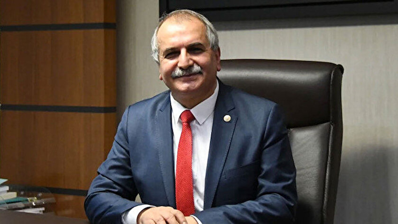 İYİ Partili Ahmet Çelik'ten Metin Özkan'a: Ahlak, fazilet dersi veren gazeteci azılı bir hırsız çıktı