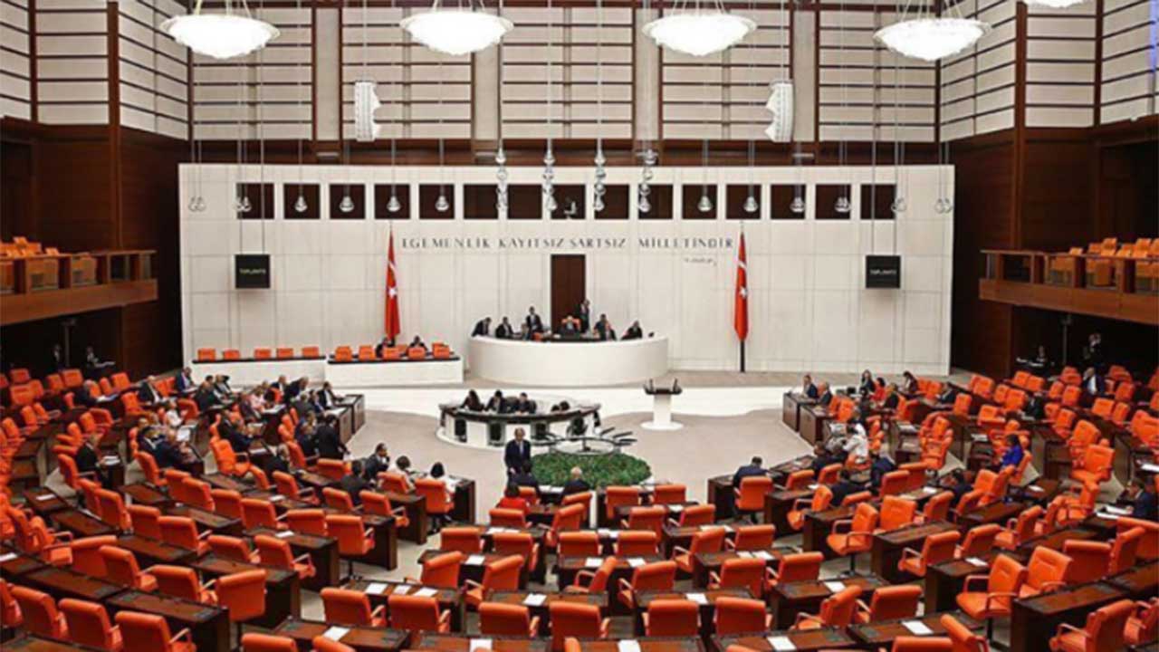 5 kanun teklifi Meclis'ten geçti