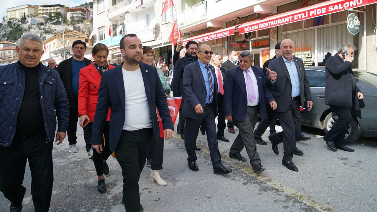 MHP'den istifa edip İYİ Parti'ye geçtiler