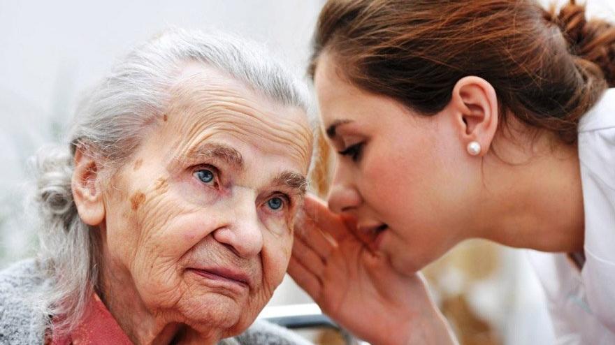 İşitme kaybı Alzheimer'a neden olabilir