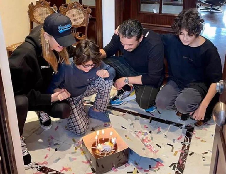 Çağla Şıkel ve Emre Altuğ, oğulları Uzay'ın doğum gününü kutladı