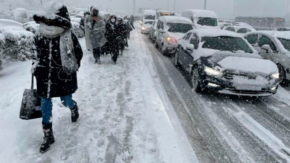 Meteoroloji'den flaş kar uyarısı! İstanbul için saat verildi