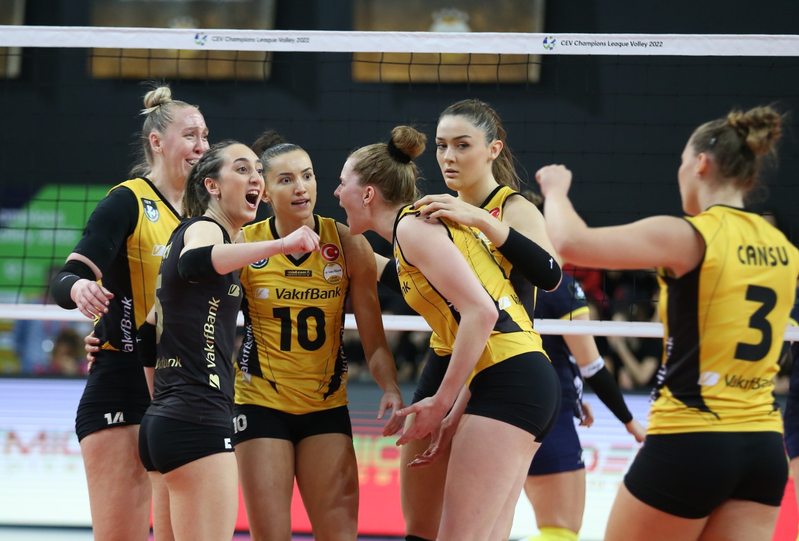 VakıfBank, Şampiyonlar Ligi’nde üst üste 10. kez yarı finalde