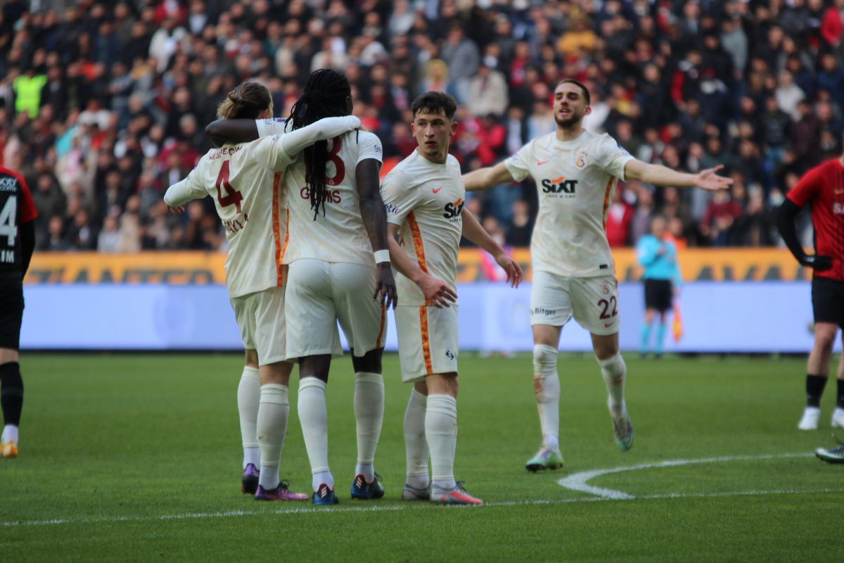 Galatasaray, Gaziantep'e ikinci yarıda teslim oldu