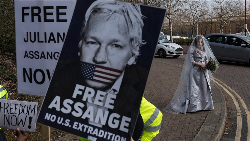 WikiLeaks'in kurucusu Assange hapishanede evlendi