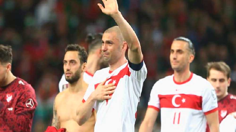 Burak Yılmaz, Milli Takım'a gözyaşlarıyla veda etti