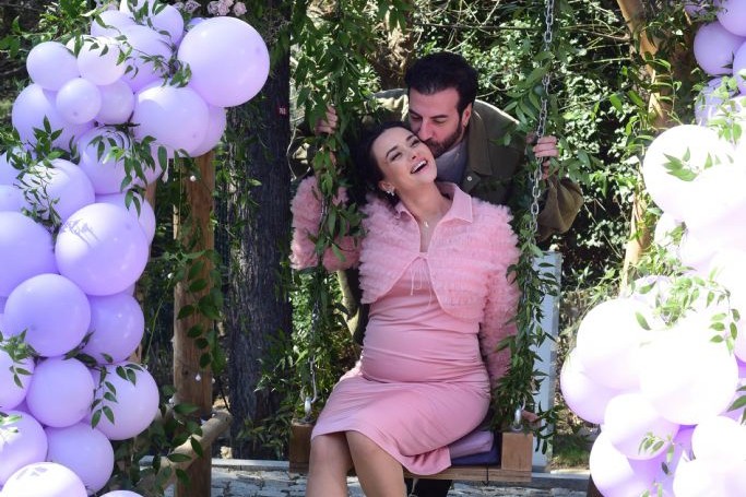 Hande Soral'dan eğlenceli baby shower partisi!