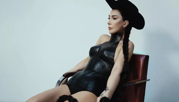 Hande Yener imaj değiştirdi!