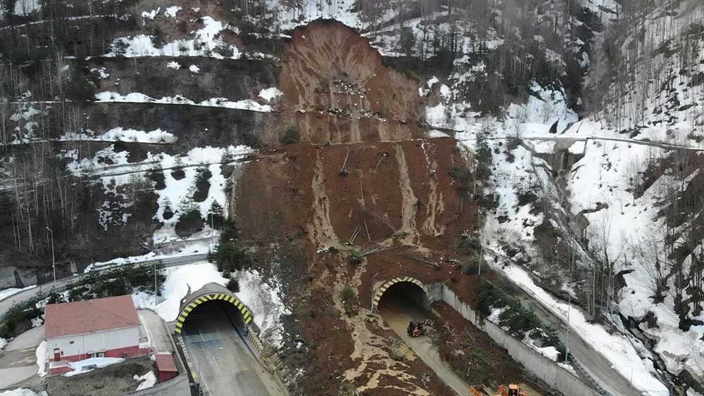 Bolu Dağı tünelleri çift yönlü trafiğe kapatıldı