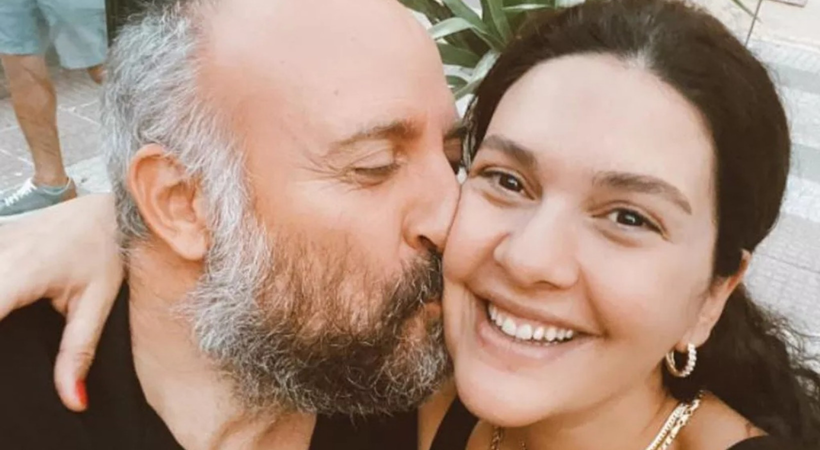 Bergüzar Korel ve Halit Ergenç İstanbul'u terk mi etti?