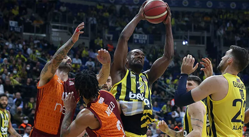 Basketbolda derbinin galibi Galatasaray