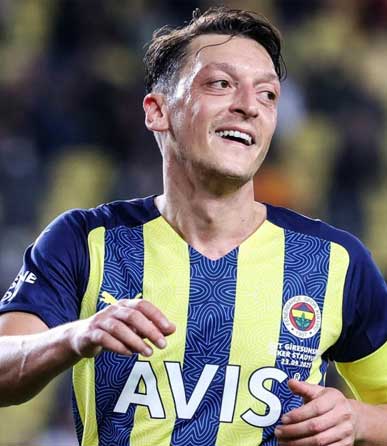 Mesut Özil için kritik toplantı: Kalacak mı gidecek mi