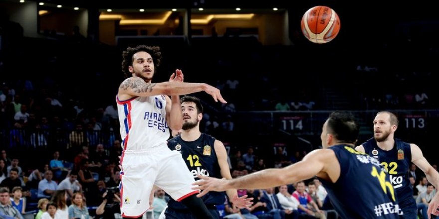 Anadolu Efes, yeniden önde!