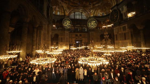 Ayasofya Camii'nde yaşanan tahribat için inceleme başlatıldı