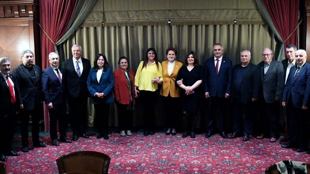 Meral Akşener, Yeniçağ ailesi ile iftarda buluştu