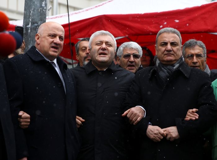 CHP'den Taksim Cumhuriyet Anıtı önünde anayasa açıklaması