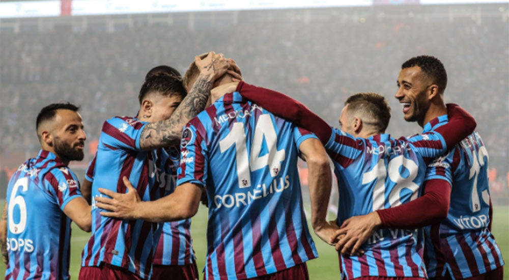 Süper Lig'de 2021-2022 sezonu şampiyonu Trabzonspor!