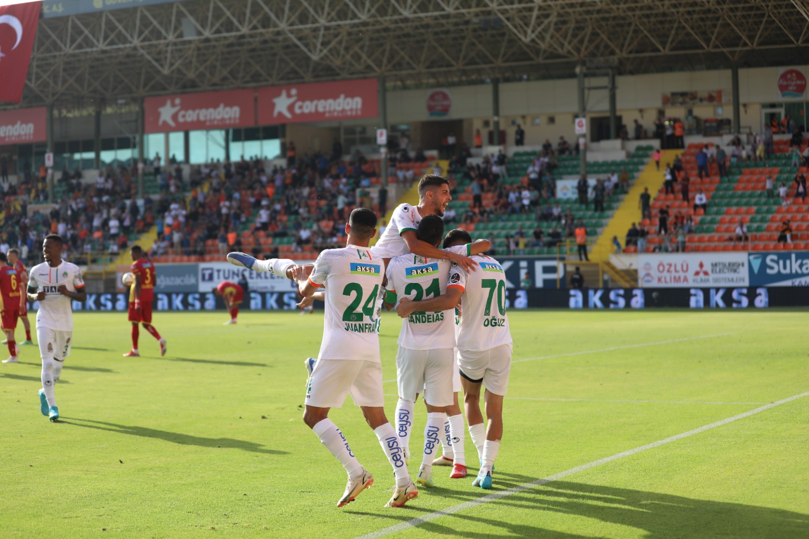 Alanyaspor  iki dakika içerisinde maçı çevirdi