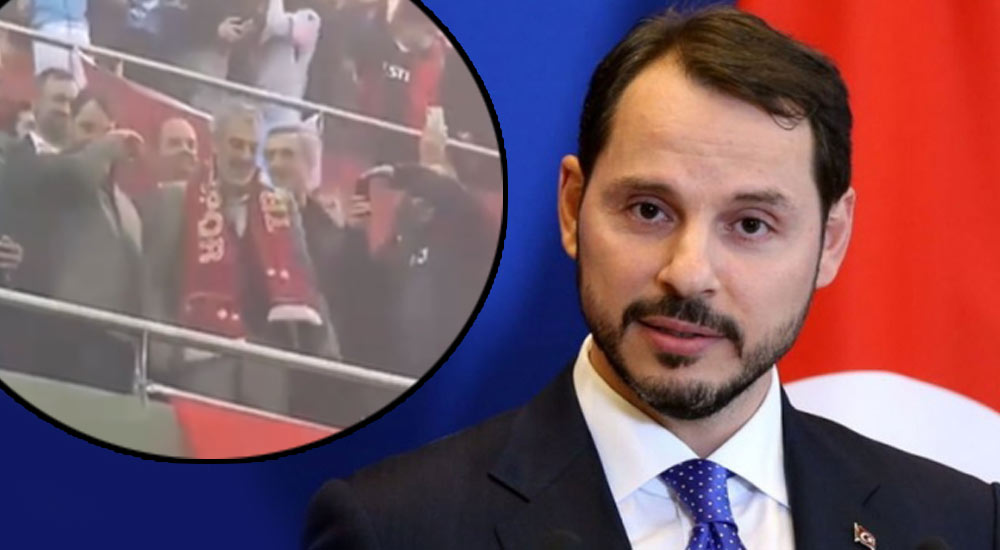 Berat Albayrak, babasının yanında ağladı