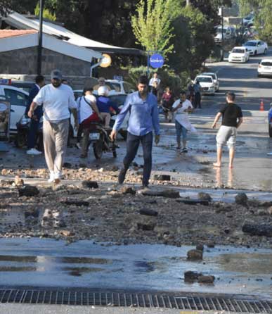 Bodrum'da bir kez daha içme suyu isale hattı patladı!