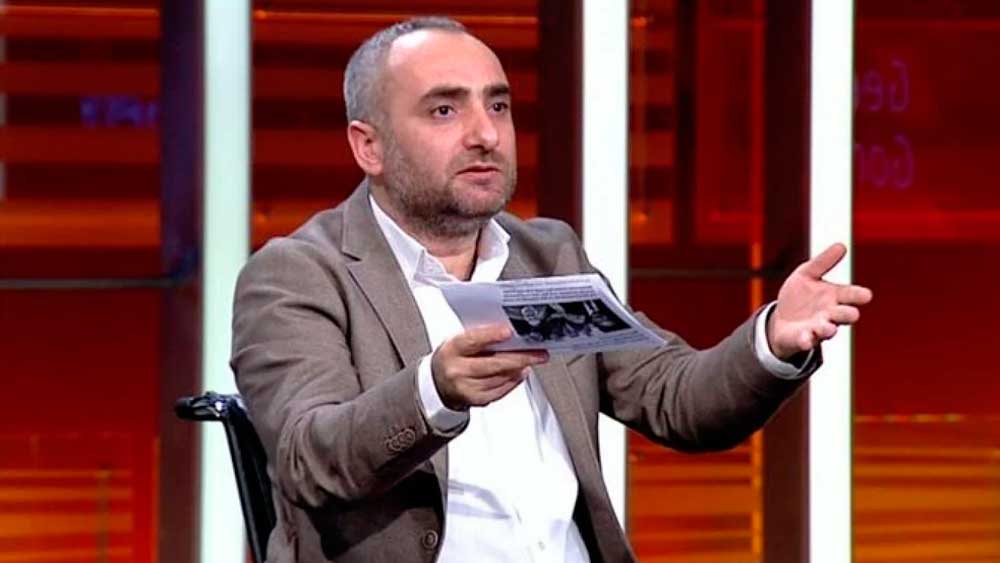 Gazeteci İsmail Saymaz hakkında terör soruşturması başlatıldı