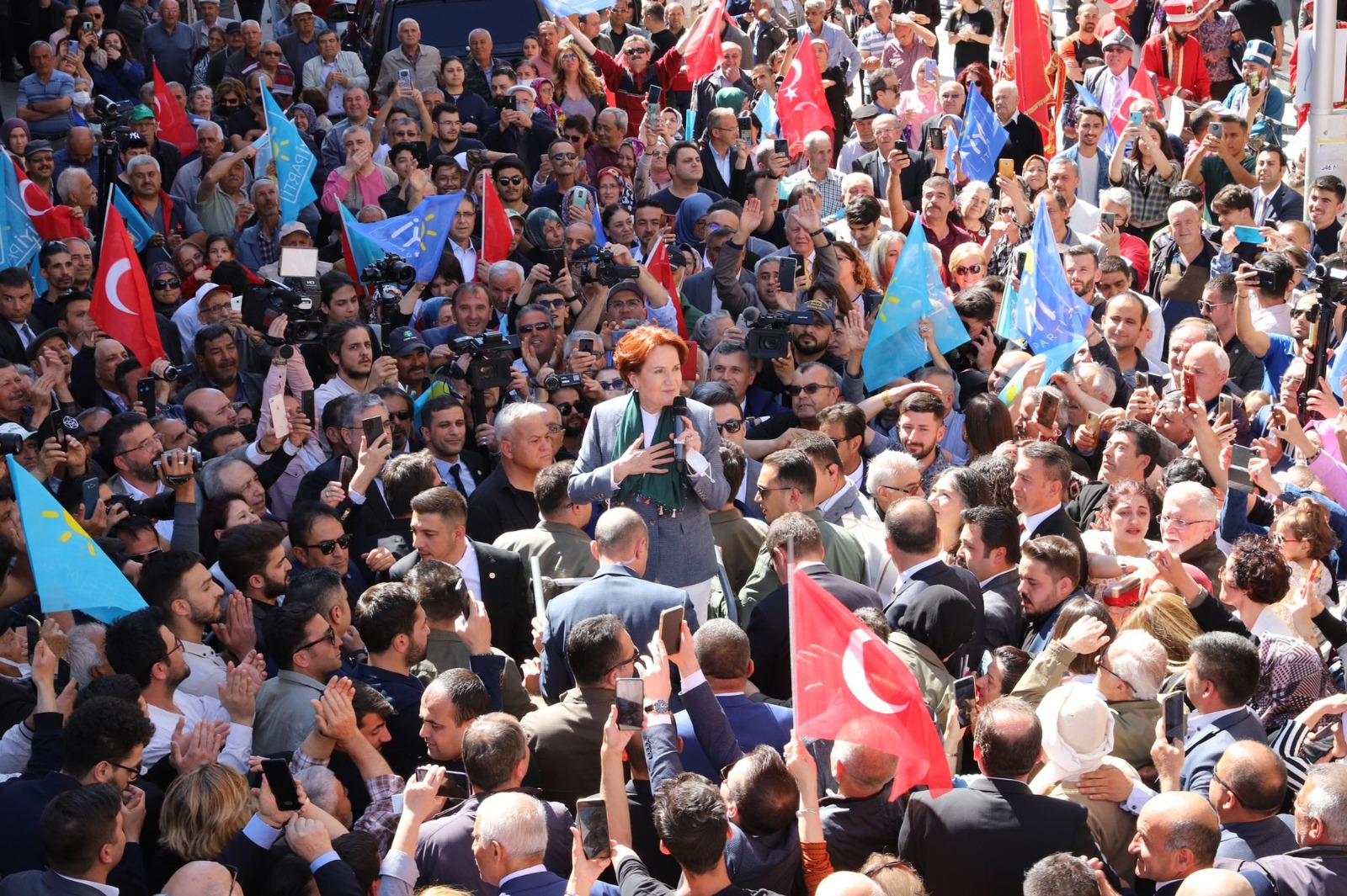 Meral Akşener: Haram zıkkım olsun sarayda oturanlar