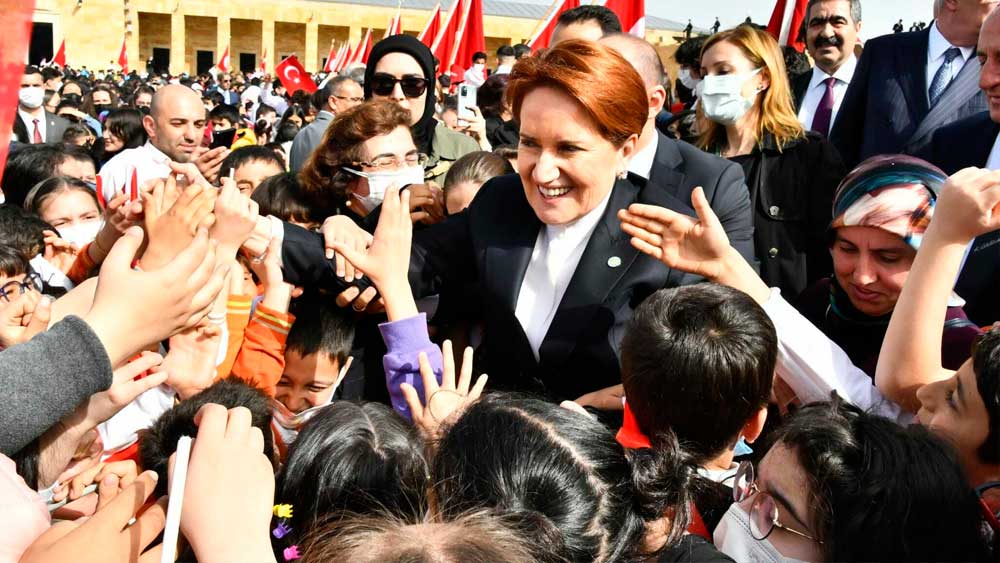 Akşener grup toplantısı sonrası Anıtkabir'i ziyaret edecek