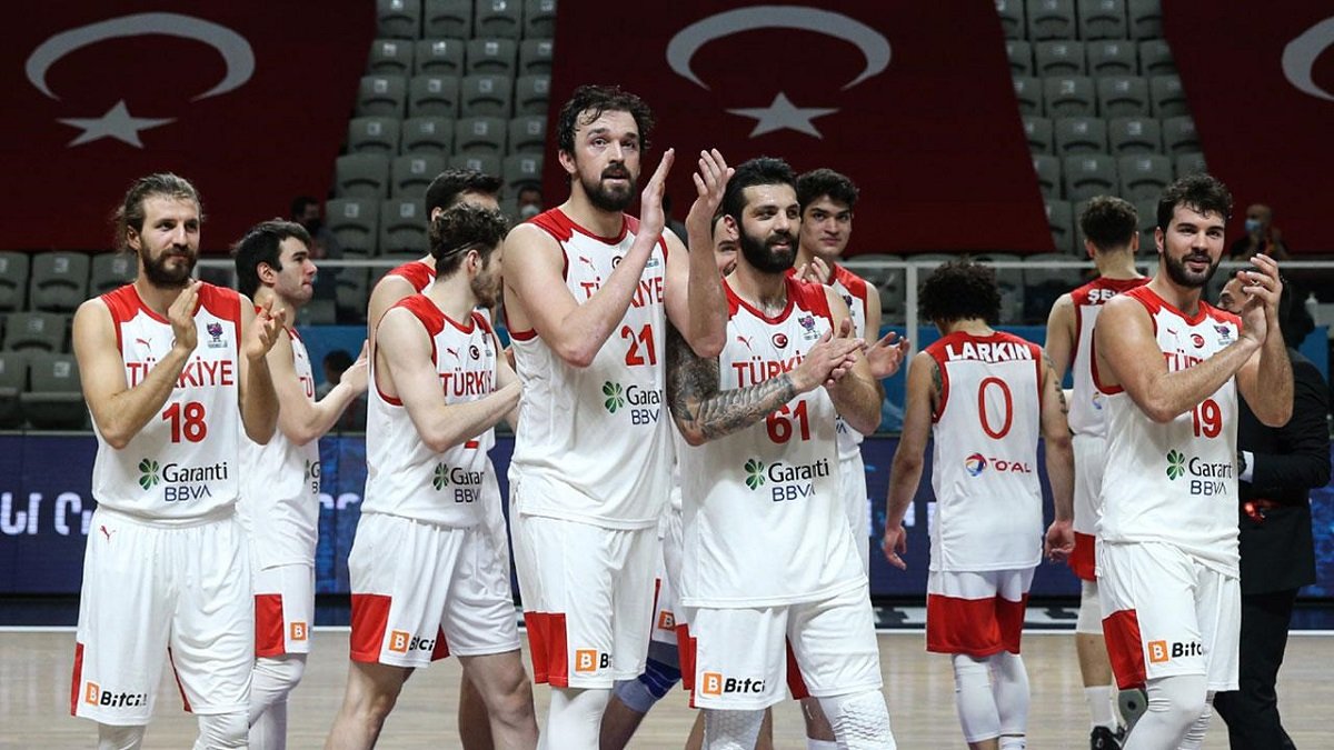 FIBA onayladı 12 Dev Adam kazandı